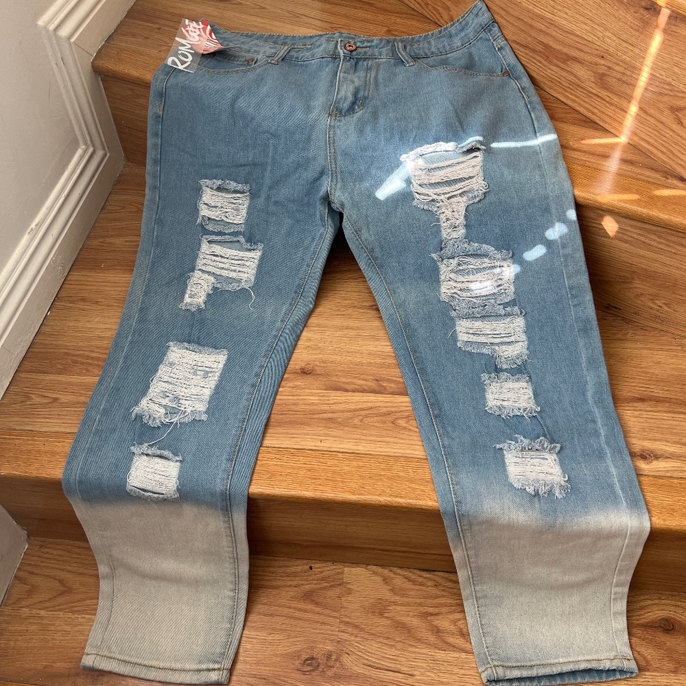 Men’s Romwe Distressed Jeans